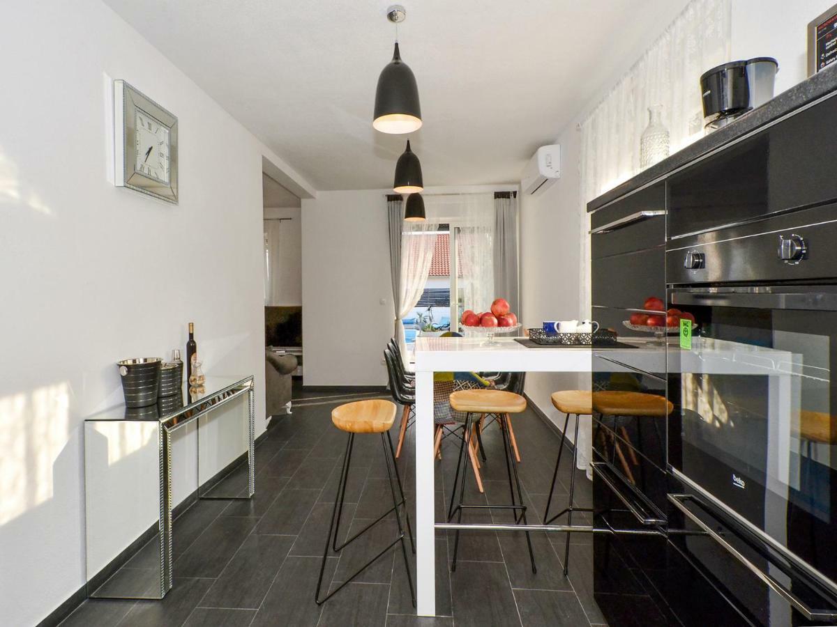 טרוגיר Deluxe Apartman Porto מראה חיצוני תמונה